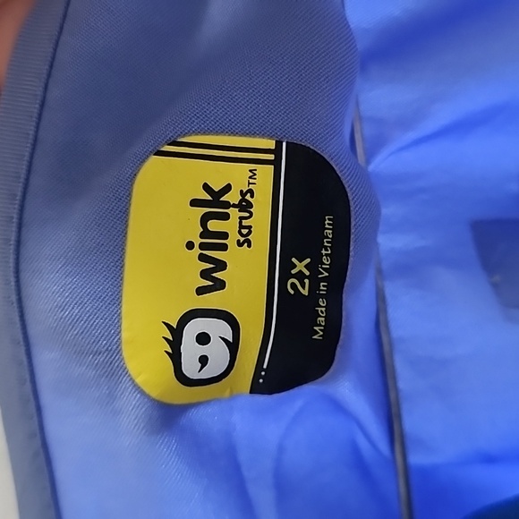 Two pack wink scrubs shirts. 2x - Picture 2 of 4